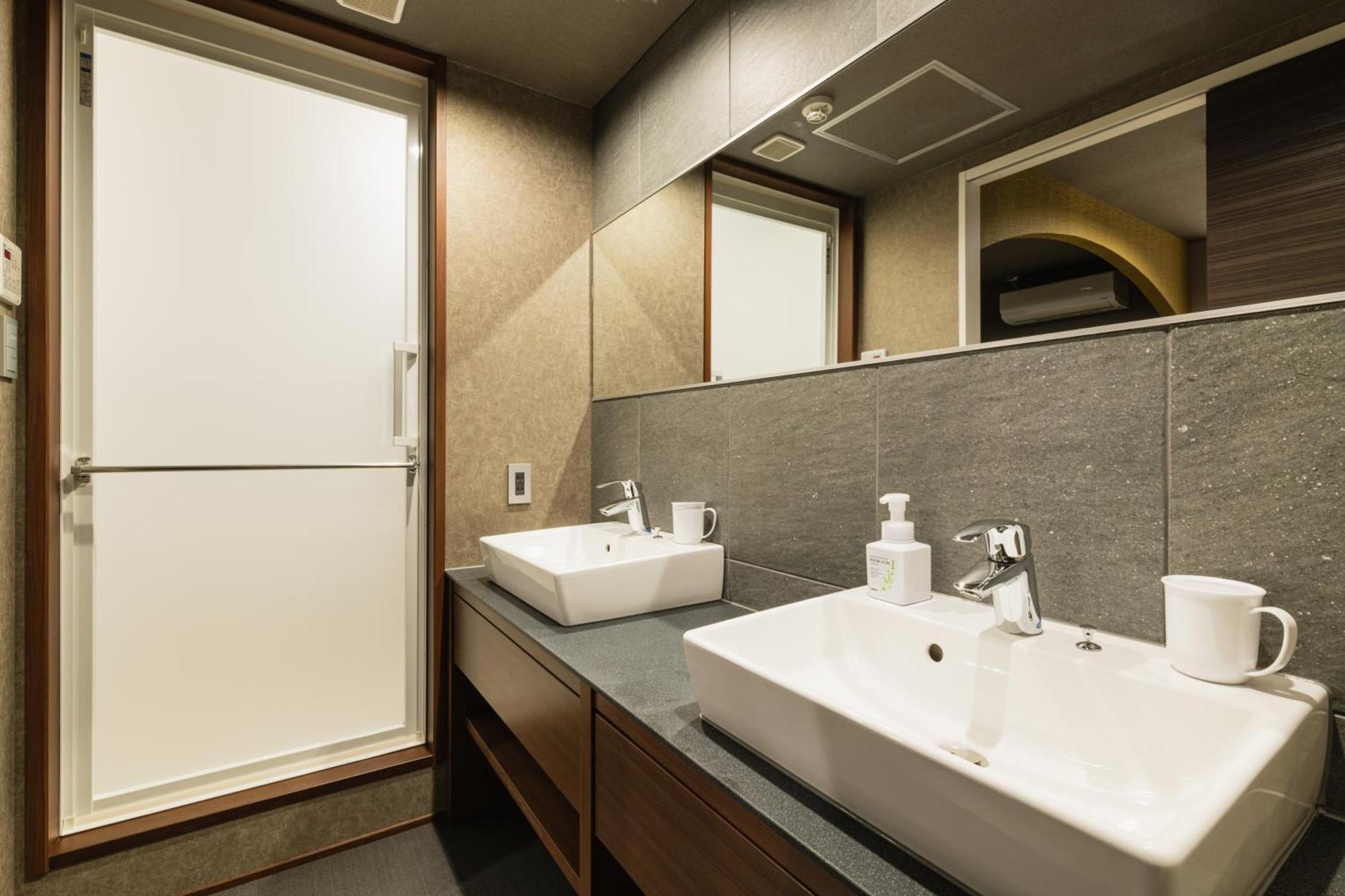 Grand Base Haruyoshi Aparthotel Fukuoka  Buitenkant foto